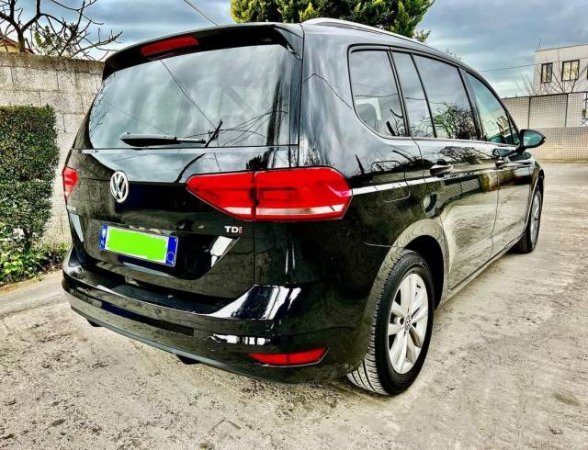 Tirane, shes makine Volkswagen Touran Viti 2016, 16.000 Euro