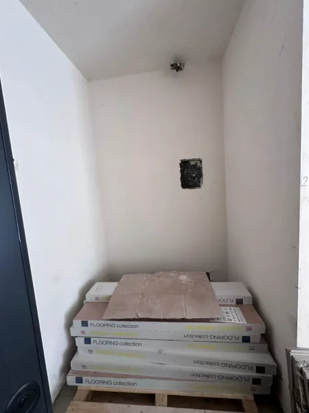 Tirane, shitet apartament 3+1+Aneks+Ballkon Kati 2, 112 m² 130.000 € 