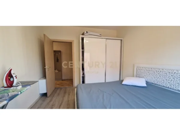 Tirane, jepet me qera apartament 3+1 Kati 6, 115 m² 800 € (astir)