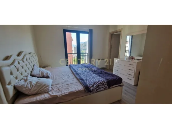 Tirane, jepet me qera apartament 3+1 Kati 6, 115 m² 800 € (astir)