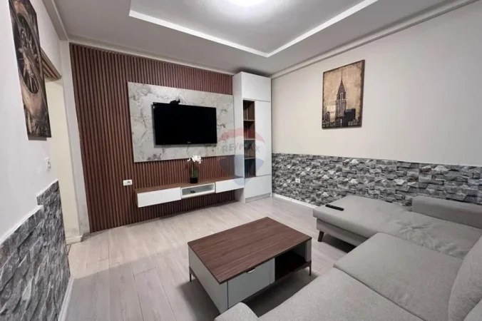 Tirane, jepet me qera 2+1 , 63 m² 650 € (Kodra e Diellit)