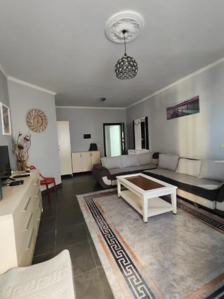 Tirane, jepet me qera apartament 1+1 Kati 3, 75 m² 450 € (KOMPLEKSI FRATAJ)