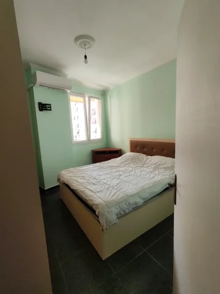Tirane, jepet me qera apartament 1+1 Kati 3, 75 m² 450 € (KOMPLEKSI FRATAJ)