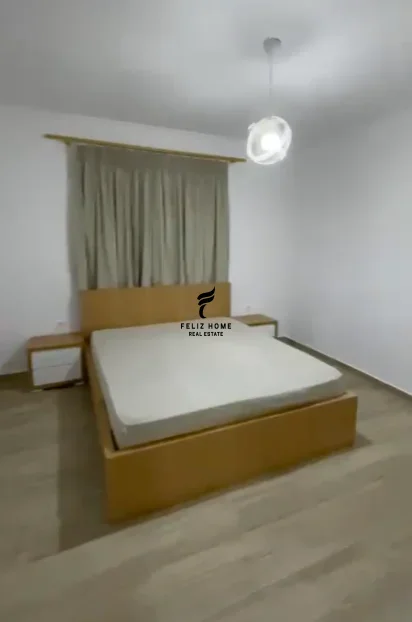Tirane, jepet me qera apartament 1+1 Kati 1, 70 m² 500 € (ISH PARKU)