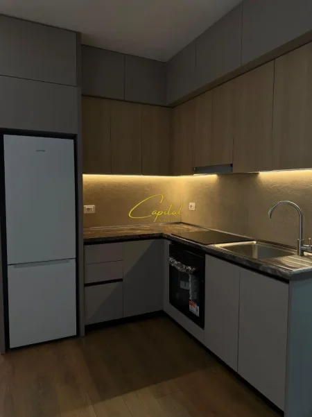 Tirane, jepet me qera apartament 2+1 Kati 3, 80 m² 600 € (YZBERISHT)