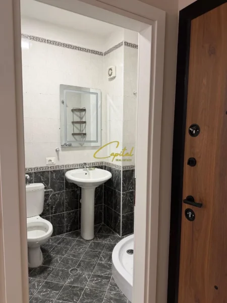 Tirane, jepet me qera apartament 2+1 Kati 3, 80 m² 600 € (YZBERISHT)