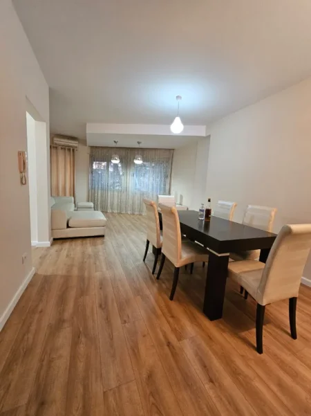 Tirane, shitet apartament 1+1 , 70 m² 163.000 € (mine peza)