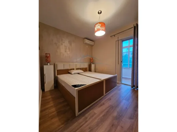 Tirane, shitet apartament 1+1 Kati 3, 57 m² 163.000 € (Golden Tower)
