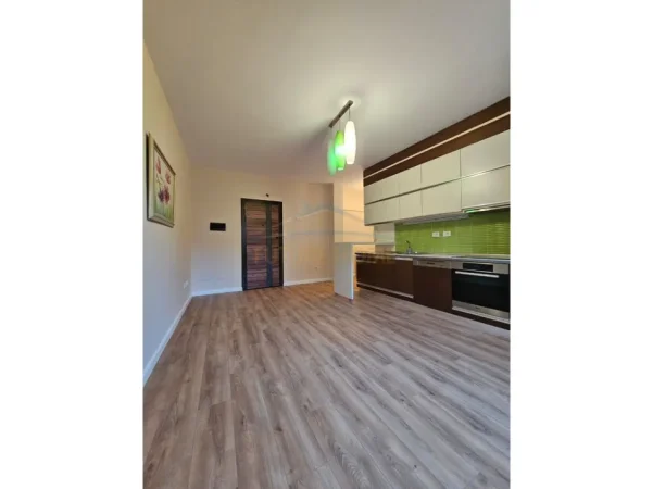 Tirane, shitet apartament 1+1 Kati 3, 57 m² 163.000 € (Golden Tower)