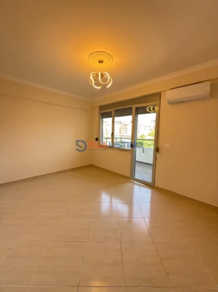 Tirane, jepet me qera apartament 3+1 , 120 m² 1.300 € (Selvia)