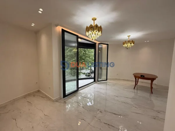 Tirane, jepet me qera ambjent biznesi , 92 m² 1.600 € (Liqeni i Thate)