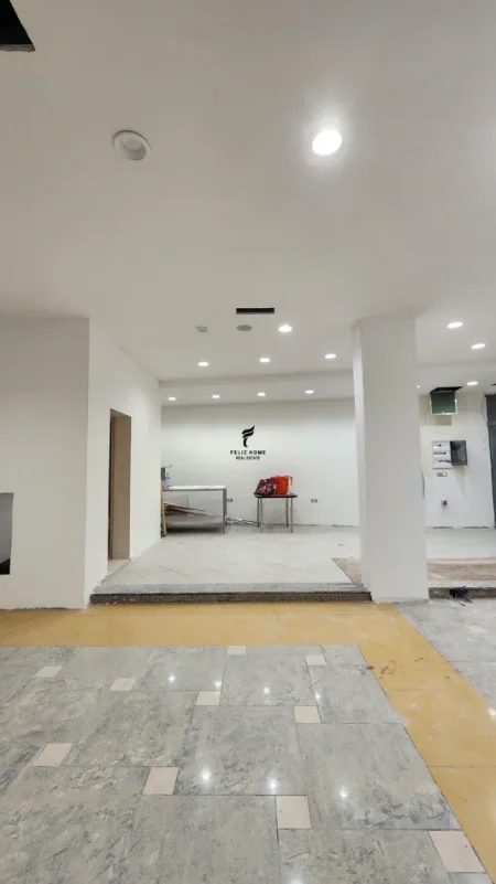 Tirane, jepet me qera dyqan Kati 0, 150 m² 1.500 € (RRUGA E KAVAJES)