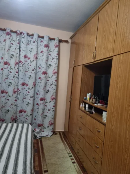 Tirane, jepet me qera apartament 1+1 Kati 2, 56 m² (rruga e dibres)