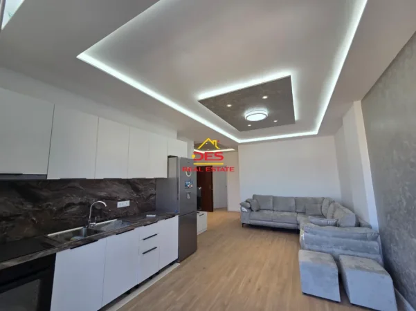 Vlore, shitet apartament 2+1+Ballkon Kati 9, 101 m² 230.000 € (Lungomare)