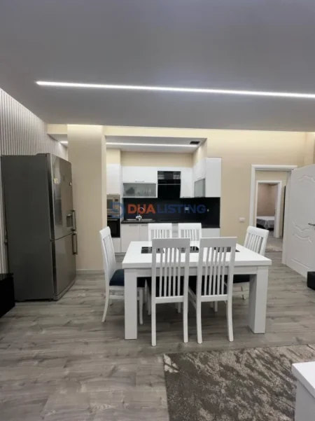 Tirane, jepet me qera apartament 3+1 , 145 m² 900 € (Don Bosko)