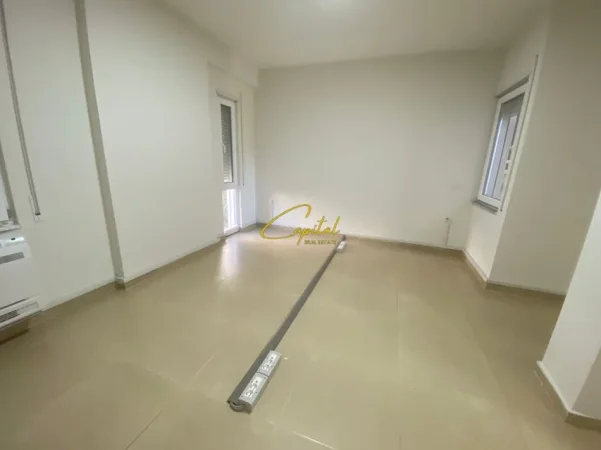 Tirane, jepet me qera ambjent biznesi Kati 2, 93 m² 1.000 € (RRUGA E KOSOVAREVE)