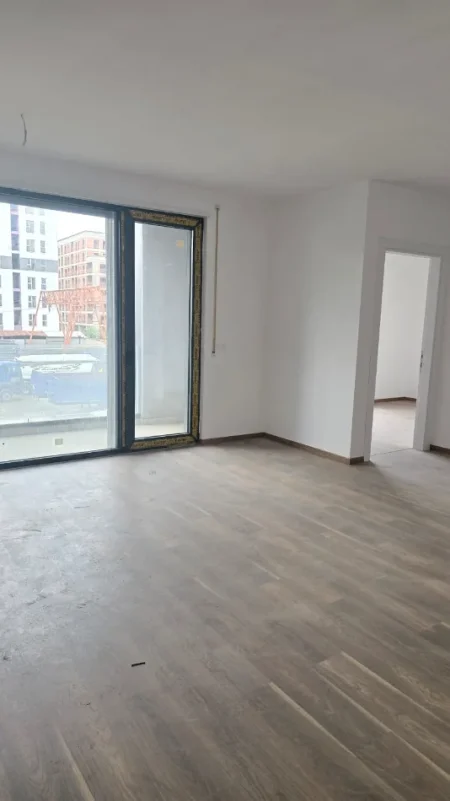 Tirane, jepet me qera apartament 2+1 Kati 1, 450 € (casa italia)