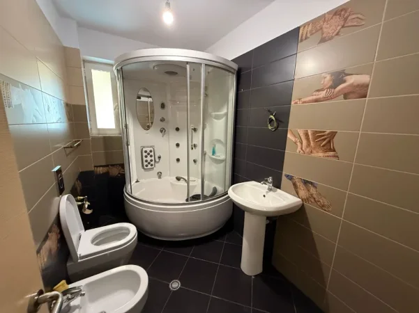 Tirane, shitet apartament 2+1+Ballkon Kati 6, 90 m² 195.000 € (Rruga Grigor Gjirokastriti)