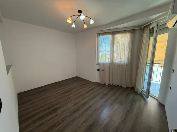 Tirane, shitet apartament 2+1+Ballkon Kati 6, 90 m² 195.000 € (Rruga Grigor Gjirokastriti)