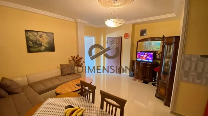 Tirane, jepet me qera apartament 1+1+Ballkon Kati 7, 60 m² 500 € (selvia)