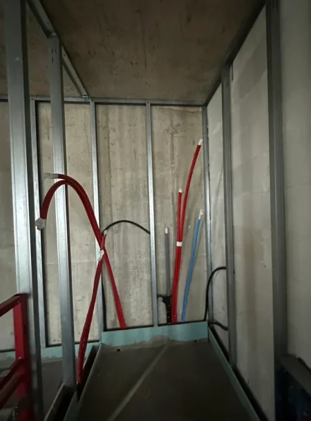 Tirane, shitet apartament 2+1 Kati 21, 175 m² 