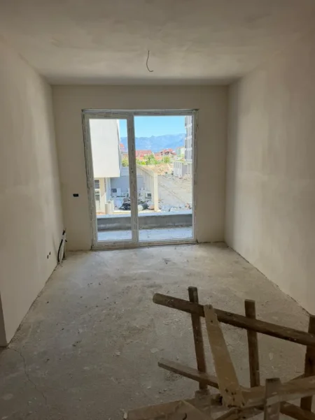 Tirane, shitet apartament 2+1+Ballkon Kati 2, 80 m² 100.000 € (Univers City)