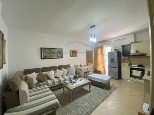 Tirane, shitet apartament 2+1 Kati 3, 88 m² 130.000 € (Fresku, prane Restorant Freskut)