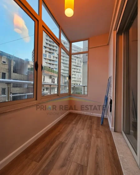 Tirane, shitet apartament 1+1 Kati 3, 163.000 € 