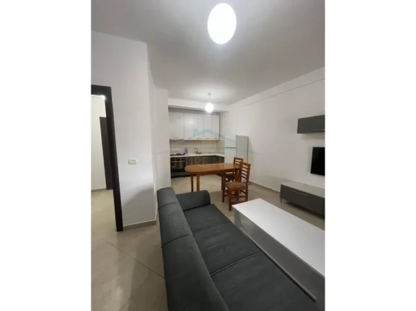 Tirane, shitet apartament 1+1 Kati 7, 63 m² 112.000 € (prane Arc Hotel, Astir)