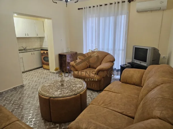 Tirane, jepet me qera apartament 3+1+Ballkon Kati 4, 90 m² 600 € (bulevardi zogu 1)