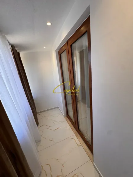 Tirane, jepet me qera apartament 1+1 Kati 3, 60 m² 650 € (RRUGA E DIBRES)