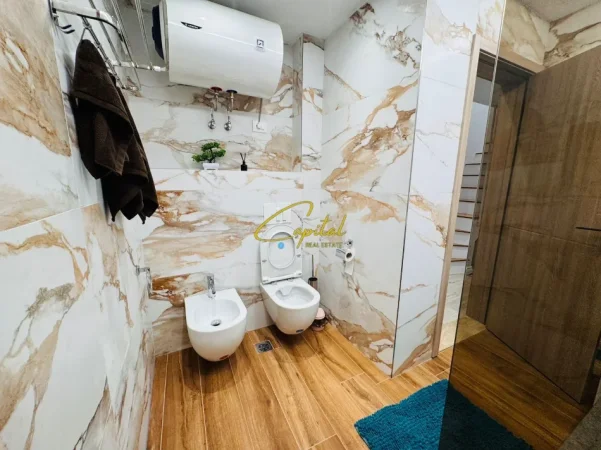 Tirane, jepet me qera apartament 1+1 Kati 3, 60 m² 650 € (RRUGA E DIBRES)
