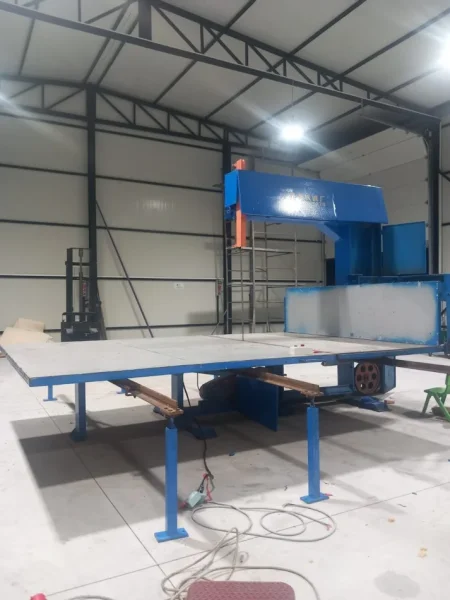 Durres, jepet me qera ambjent biznesi Kati 1, 1000 m² 3000 € (Autostrada Tirane Durres)