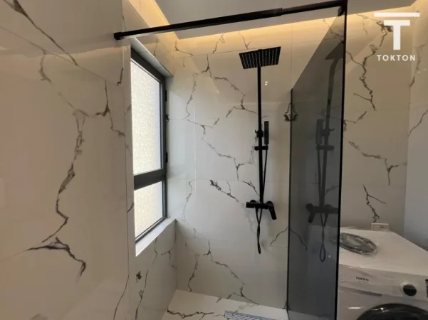Tirane, shitet apartament 2+1+Ballkon Kati 7, 116 m² 265.000 € (Pallati me Shigjeta)