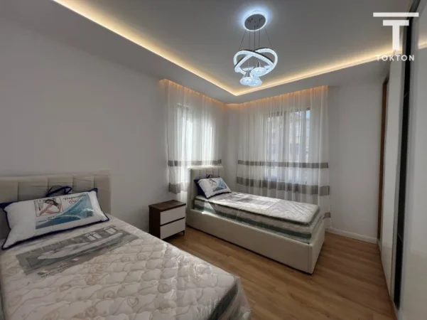 Tirane, shitet apartament 2+1+Ballkon Kati 7, 116 m² 265.000 € (Pallati me Shigjeta)