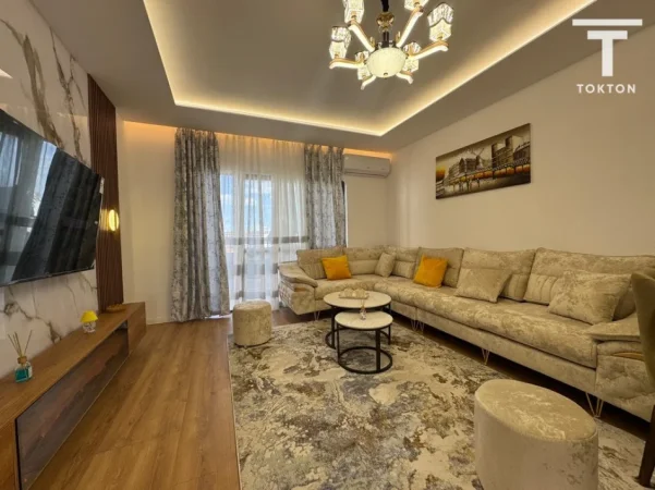 Tirane, shitet apartament 2+1+Ballkon Kati 7, 116 m² 265.000 € (Pallati me Shigjeta)