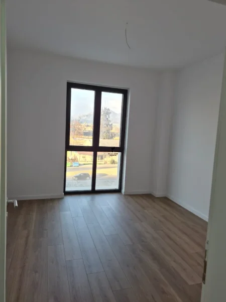 Tirane, jepet me qera zyre Kati 2, 65 m² 600 € (RRUGA 29 NENTORI)