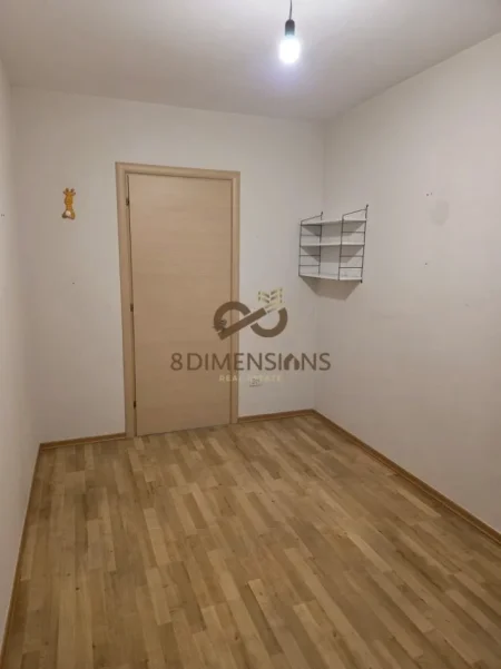 Tirane, jepet me qera apartament 2+1+Ballkon Kati 1, 92 m² 650 € (ish parku)