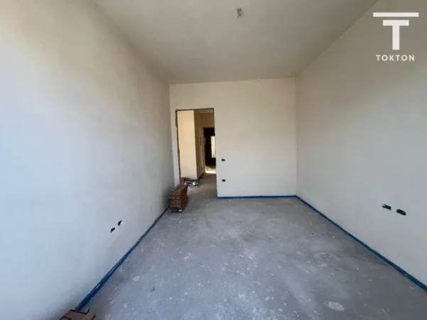 Tirane, shitet apartament 2+1+Ballkon Kati 7, 123 m² 176.000 € (Ali Demi)