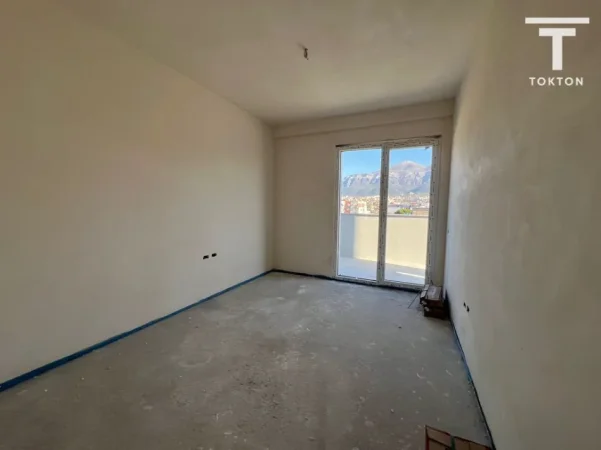 Tirane, shitet apartament 2+1+Ballkon Kati 7, 123 m² 176.000 € (Ali Demi)