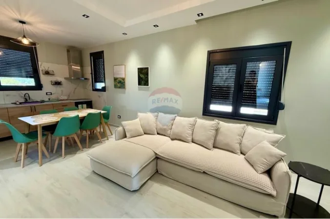 Tirane, shitet 2 Katshe , 498 m² (Hamallaj)