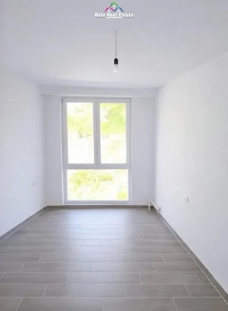 Tirane, jepet me qera zyre Kati 2, 94 m² 430 € (5 maji)