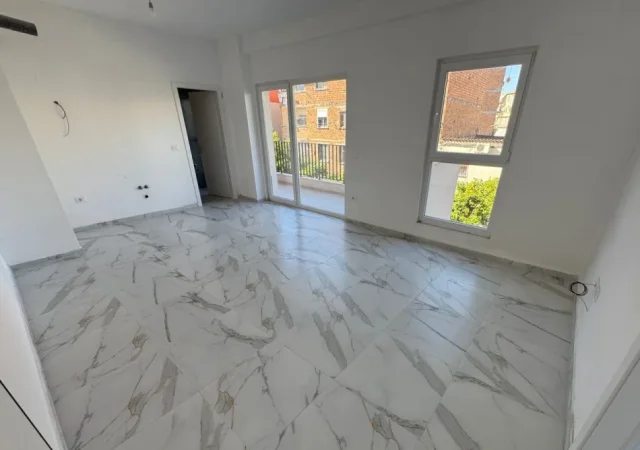 Tirane, jepet me qera apartament 1+1 Kati 1, 500 € (Rruga Dritan Hoxha)