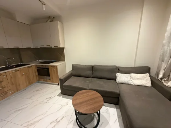 Tirane, jepet me qera apartament 1+1 Kati 1, 50 m² 400 € 