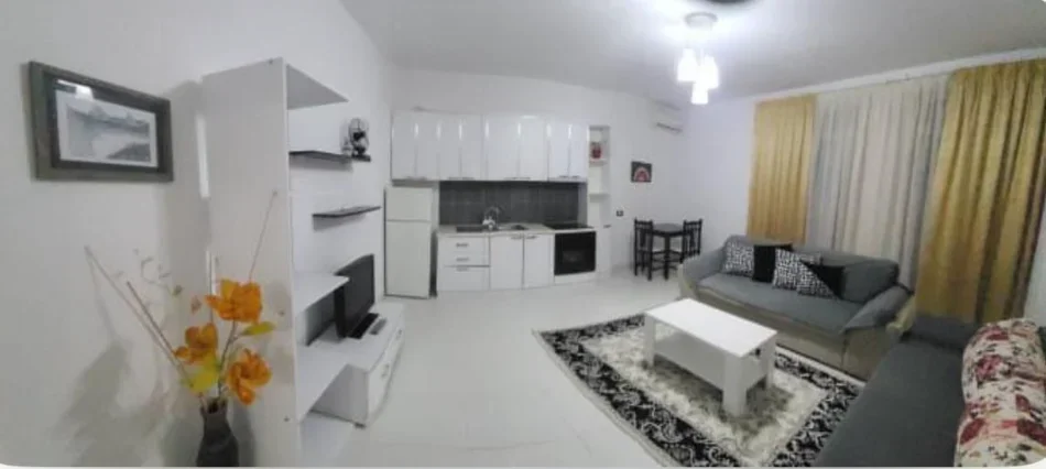 Tirane, jepet me qera apartament 1+1+Ballkon Kati 1, 65 m² 500 € 