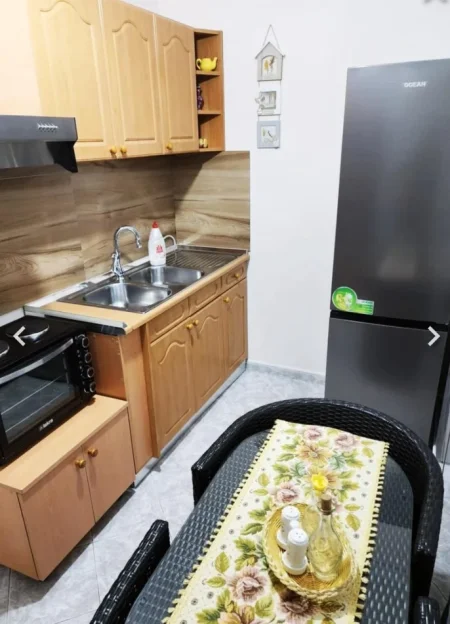 Tirane, jepet me qera apartament 1+1 Kati 1, 50 m² 400 € (Fabrika E Miellit)