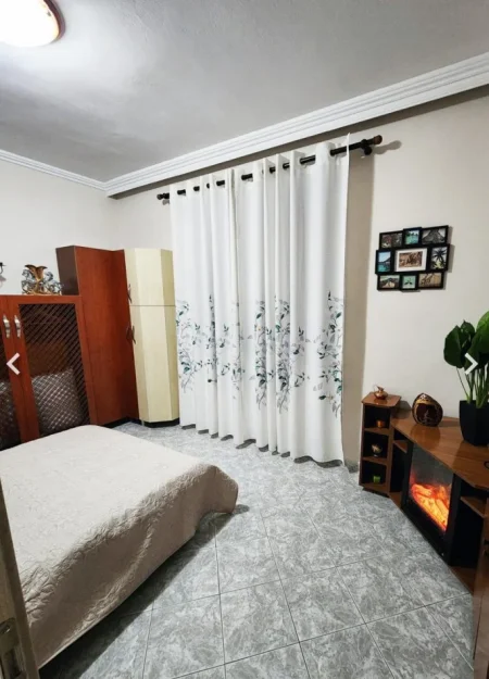 Tirane, jepet me qera apartament 1+1 Kati 1, 50 m² 400 € (Fabrika E Miellit)