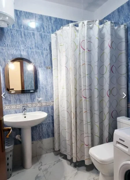 Tirane, jepet me qera apartament 1+1 Kati 1, 50 m² 400 € (Fabrika E Miellit)