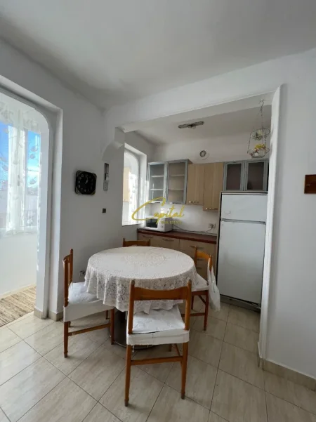 Tirane, jepet me qera apartament 2+1 Kati 4, 85 m² 500 € (PAZARI I RI)