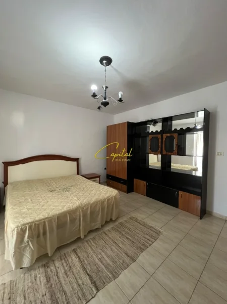 Tirane, jepet me qera apartament 2+1 Kati 4, 85 m² 500 € (PAZARI I RI)